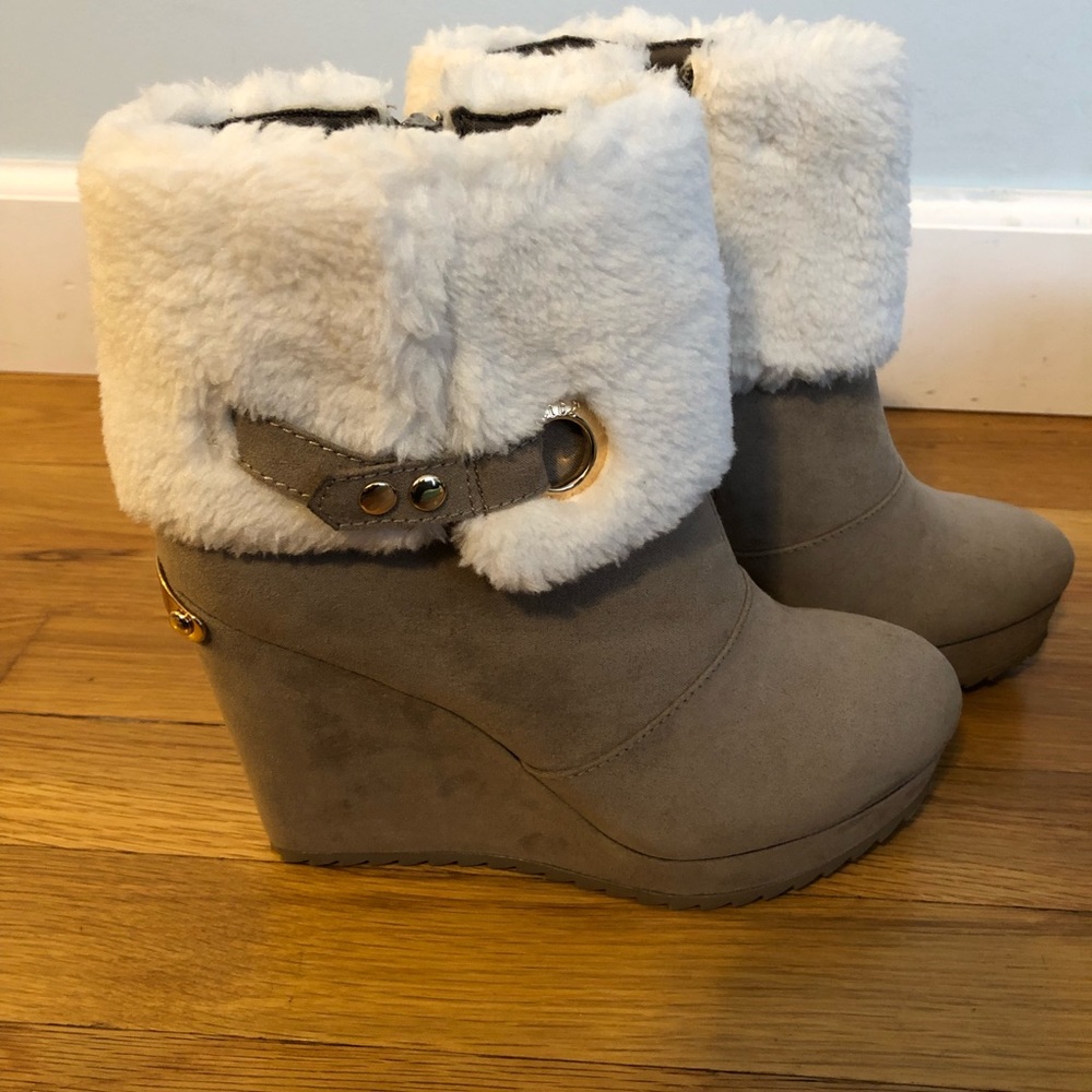 Juicy Couture Faux Fur Wedge Booties Camel S6